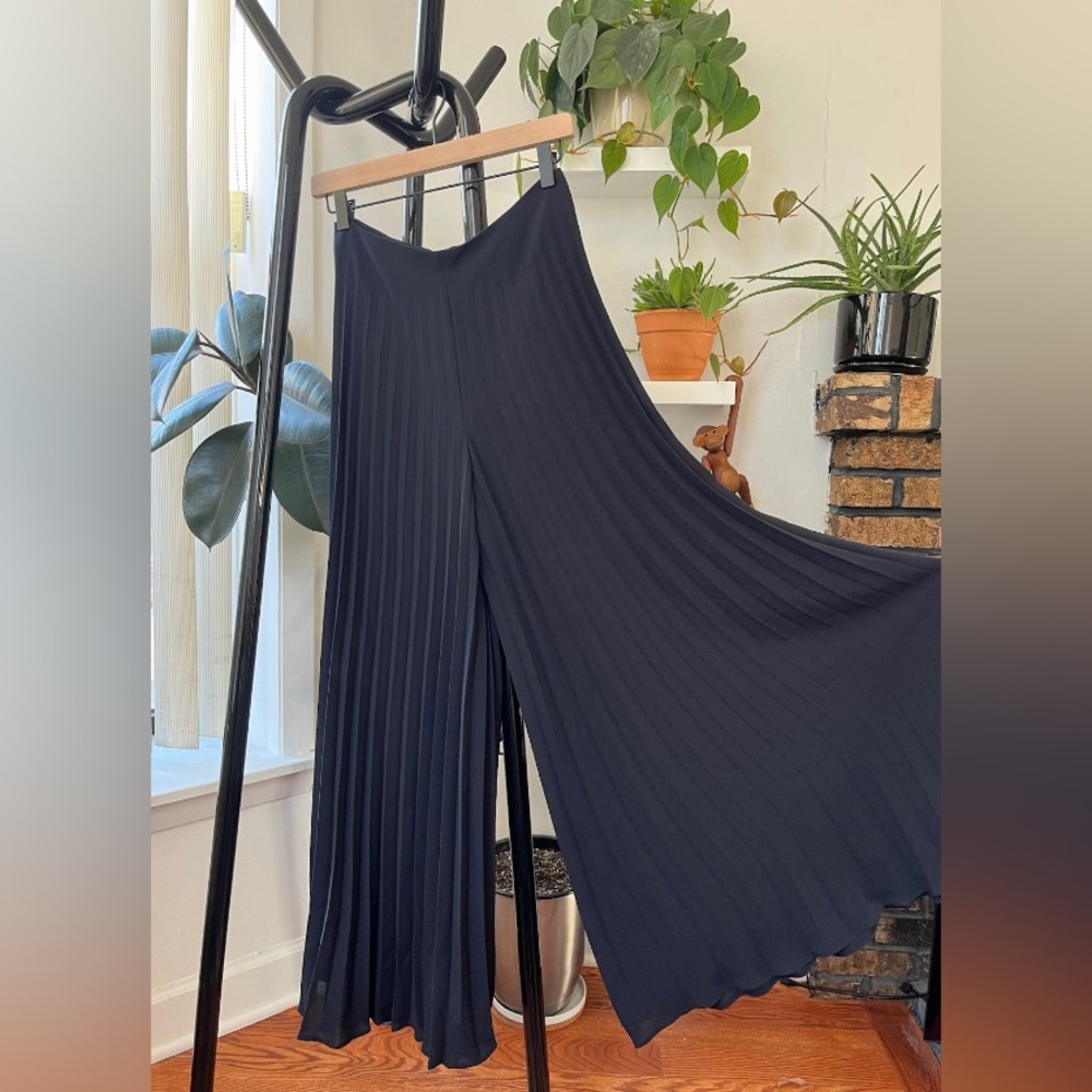 Escada Pleated Pants Navy sz 34